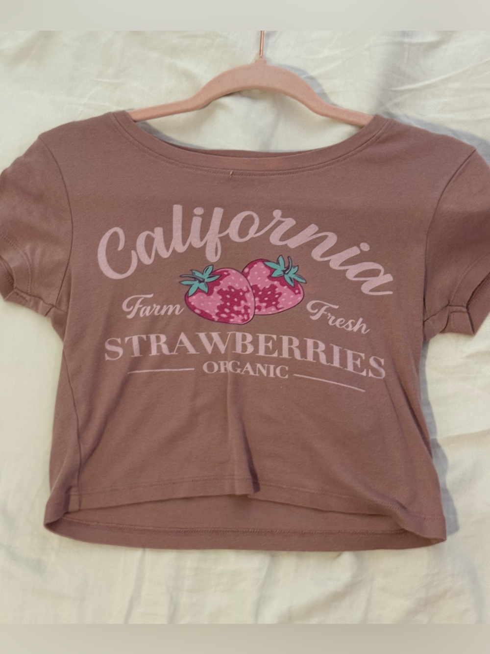 Women's California Strawberries Graphic Crop Tee - Pink